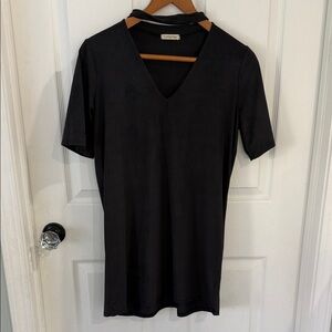 Black V-Neck Short Sleeve Dress